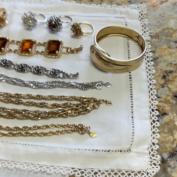 VINTAGE, SARAH COVENTRY CANADA, JEWELLERY BUNDLE - Picture 4 of 10